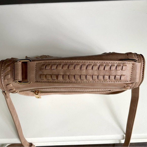 Urban Expressions Beige Crossbody Bag - Picture 7 of 16
